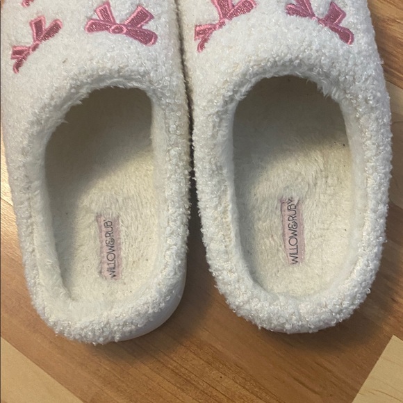 Pink Bow Slippers - Picture 4 of 5